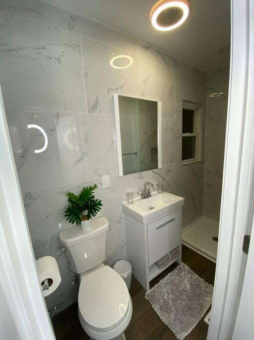 Willa Modern 3Bed 2Bath Ranch With Diy Art Porch 3Tvs And Huge Front Yard To Enjoy! Calumet City Zewnętrze zdjęcie